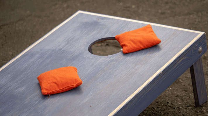 Cornhole board