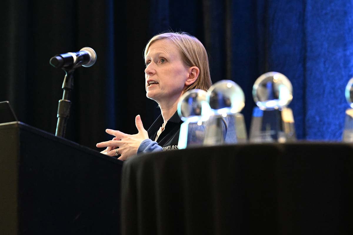 iNNOVATIONS speaker addresses the crows
