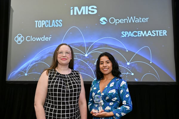 APS accepts a Great Things Award for Member Engagement&nbsp;at the 2025 iNNOVATIONS Conference