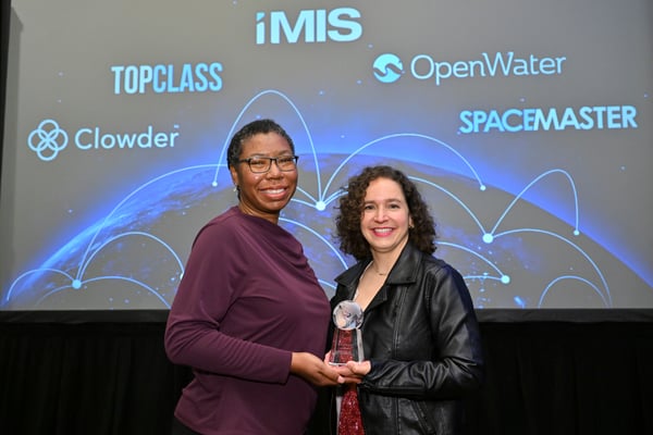 The Toy Association accepts a Great Things Award at the 2025 iNNOVATIONS Conference.